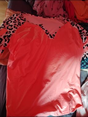 Plus Size Coral Pink Short Sleeve Shirt with Leopard Trim